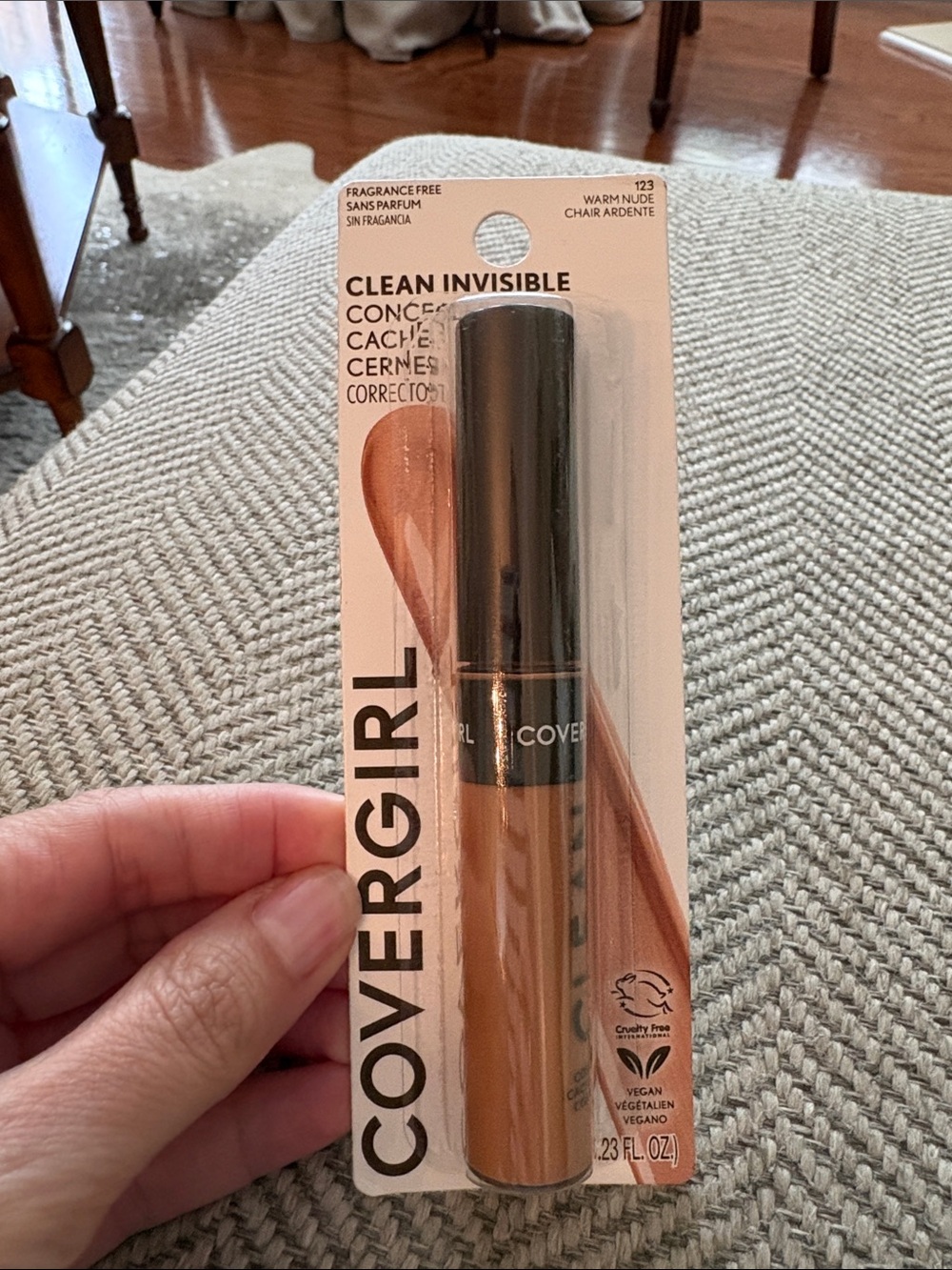 COVERGIRL Clean Invisible Concealer — Warm Nude 123